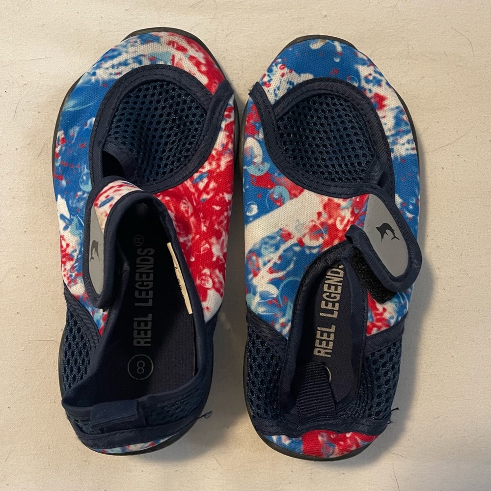 Reel Legends kids water shoes size 8